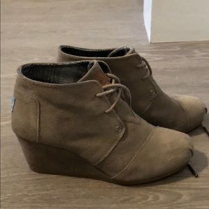 TOMS Desert Wedge Booties